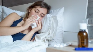 Grypa wciąż mylona z przeziębieniem. Zaczyna się inaczej i daje inne objawy
