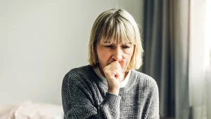 Chorzy na POChP często bagatelizują początkowe objawy zaostrzeń, starają się je przeczekać. A co powinni zrobić?