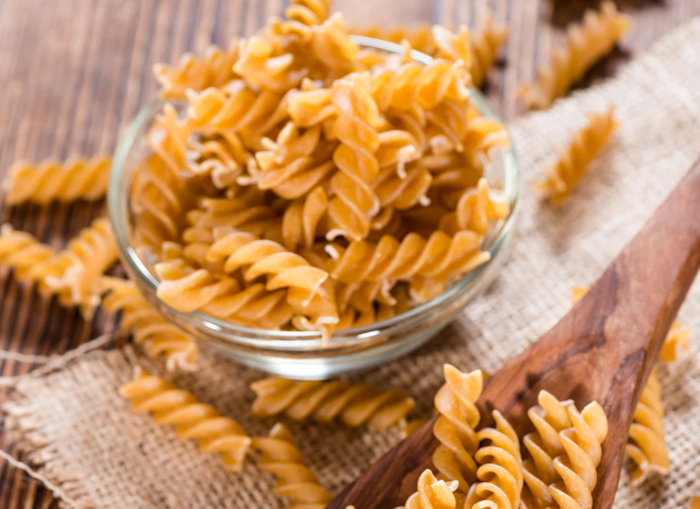 Jak przygotować chrupki makaronowe? Jak przygotować chrupki makaronowe?