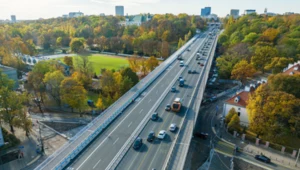 Nowy wiadukt Trasy Łazienkowskiej gotowy. Drogowcy zdążyli przed czasem