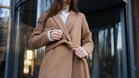 Twój płaszcz będzie czysty bez prania.