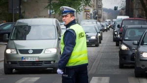 Kiedy nie obowiązują znaki drogowe? Czasem przestrzeganie ich oznacza mandat