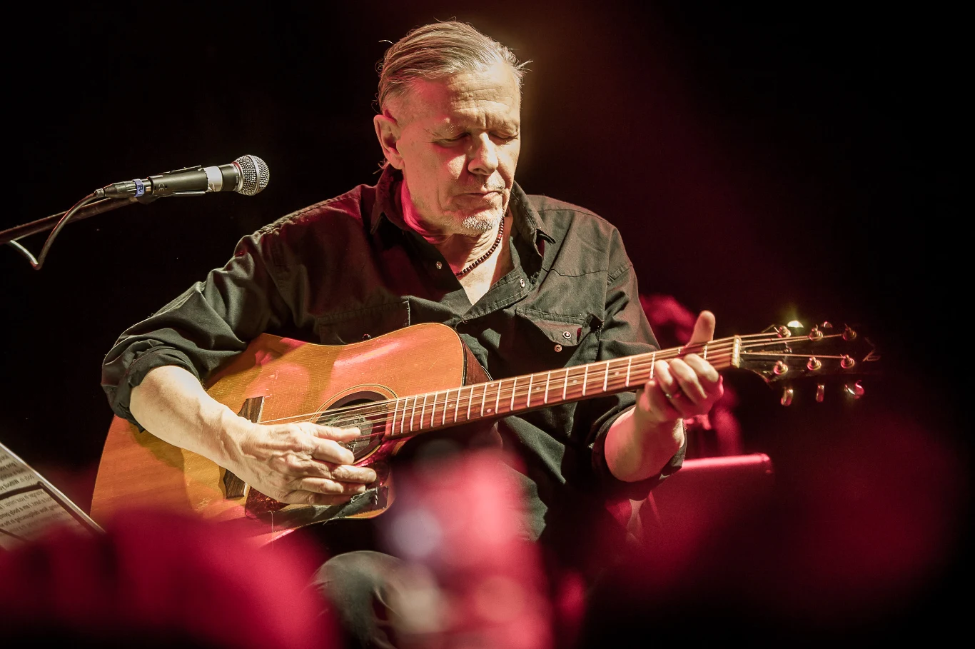 Choć podczas koncertu zagrali tylko osiem piosenek, większość z nich trwała powyżej 10 minut. Choć podczas koncertu zagrali tylko osiem piosenek, większość z nich trwała powyżej 10 minut.