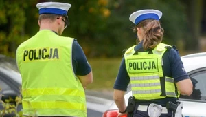 Policja tylko czeka, aż któryś z kierowców ruszy za wcześnie...