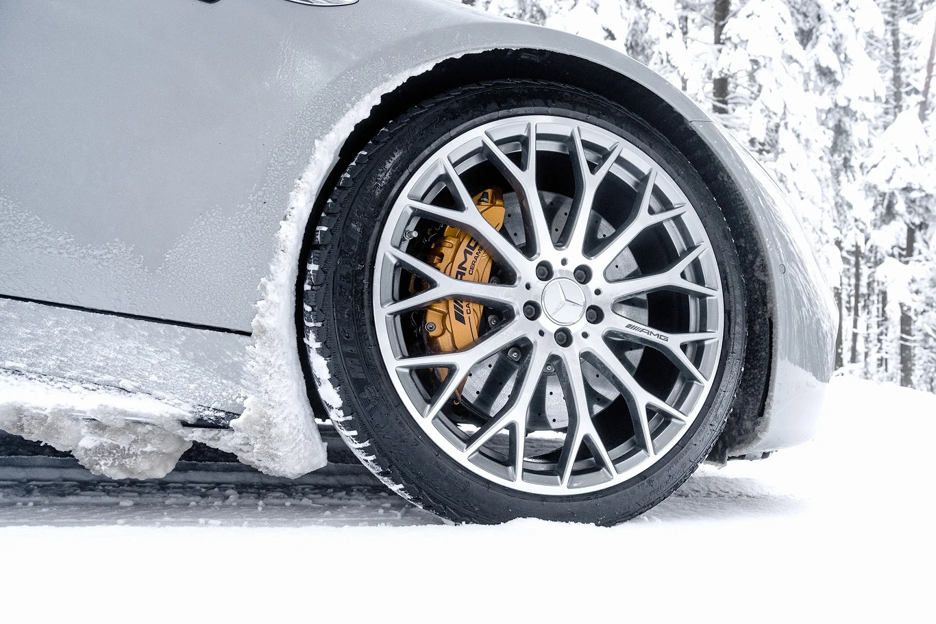 Za granicą za brak zimowego ogumienia można dostać wysoką grzywnę Za granicą za brak zimowego ogumienia można dostać wysoką grzywnę