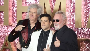 Brian May, Rami Malek (filomowy Freddie Mercury) i Roger Taylor podczas premiery "Bohemian Rhapsody"