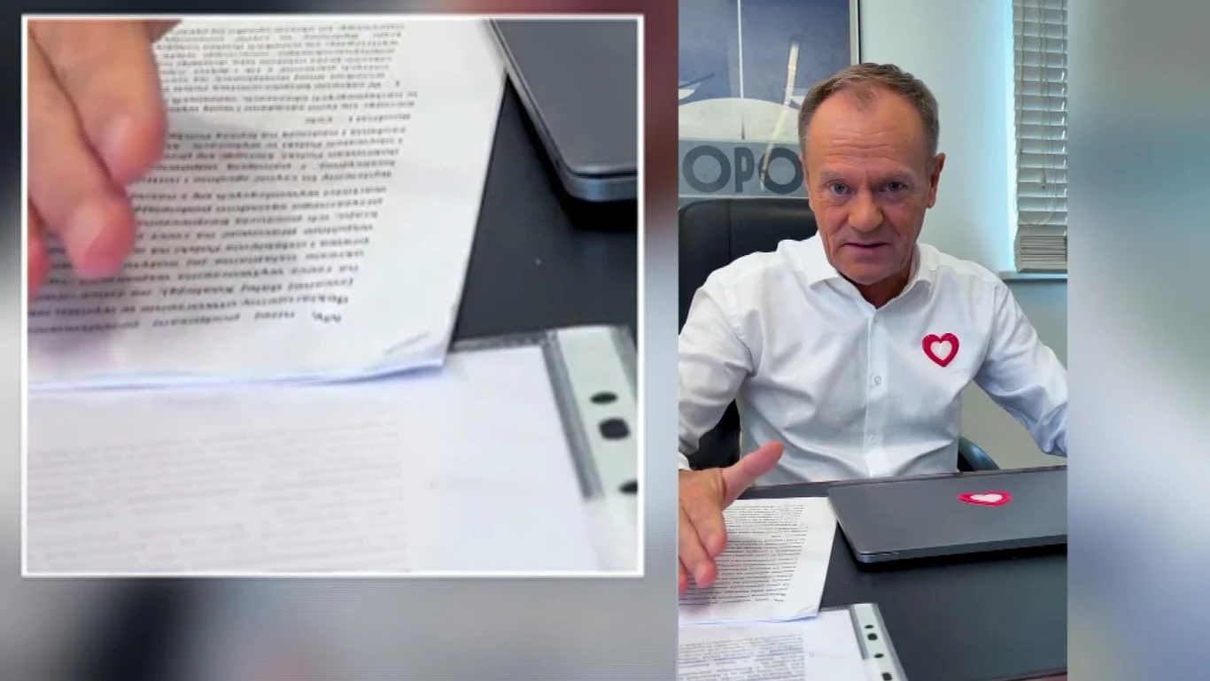 Na jednym z nagrań Donalda Tuska w kadrze prawdopodobnie pojawiła się pierwsza strona przyszłej umowy koalicyjnej Na jednym z nagrań Donalda Tuska w kadrze prawdopodobnie pojawiła się pierwsza strona przyszłej umowy koalicyjnej