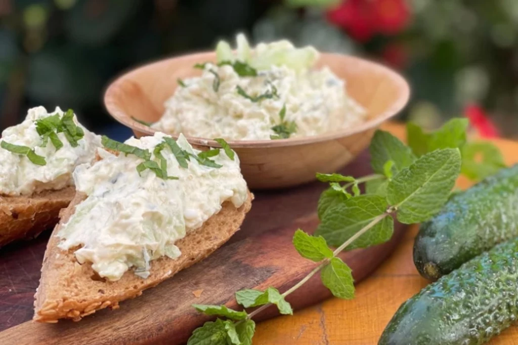 Pasta z zielonych ogórków według przepisu od Ewy Wachowicz