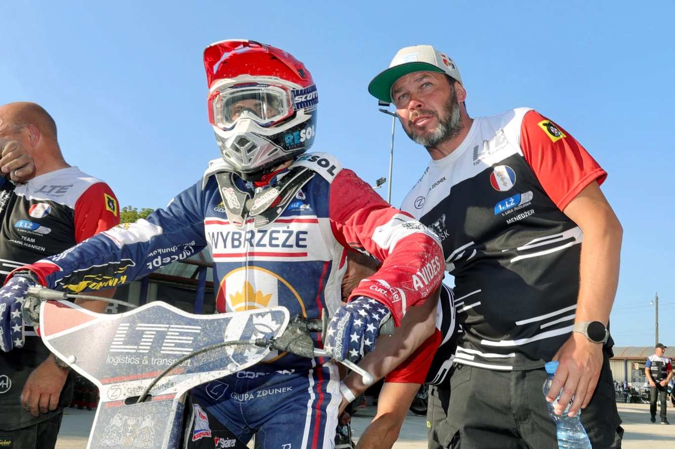 Daniel Kaczmarek i menadżer Eryk Jóźwiak.