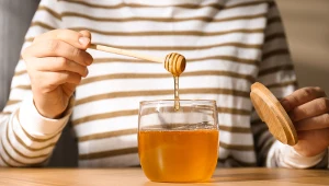 Miód fasolowy nie jest tak popularny, ale ma wiele ważnych właściwości