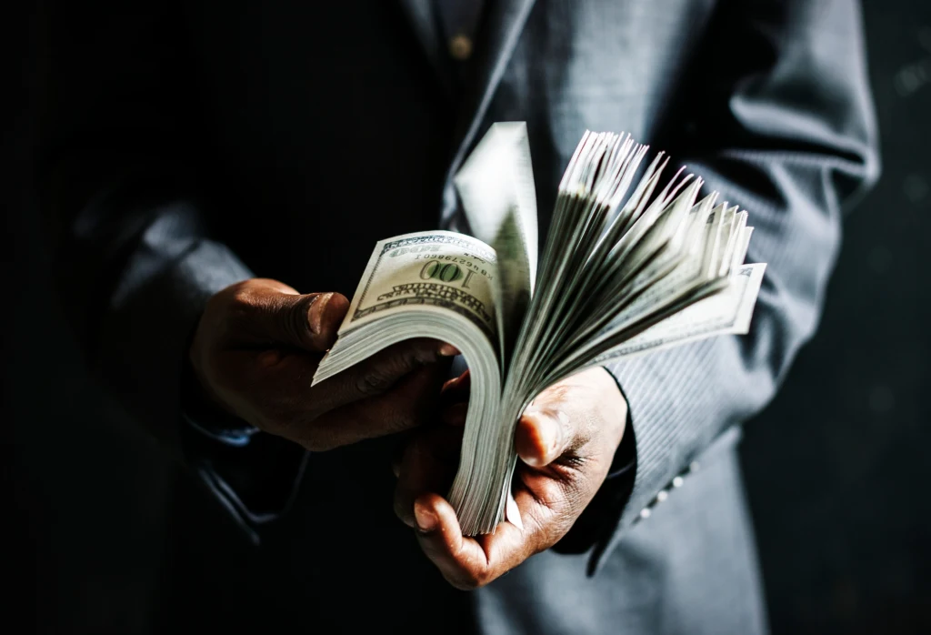 EU Tax Observatory proponuje opodatkowanie niespełna 3 tys. najbogatszych osób na świecie stawką 2 proc. ich majątku