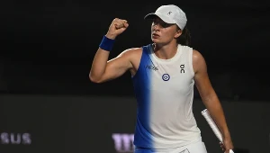 Iga Świątek pewnie zwyciężyła z Ons Jabeur