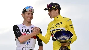 Tadej Pogačar (z lewej) i Jonas Vingegaard