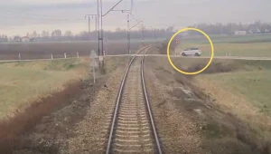 Policja publikuje nagranie ku przestrodze. Kierowca cudem uniknął zderzenia