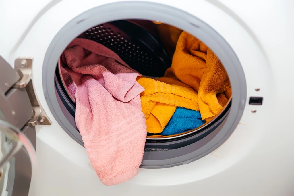 Poznaj tradycyjny sposób na kolorowe pranie