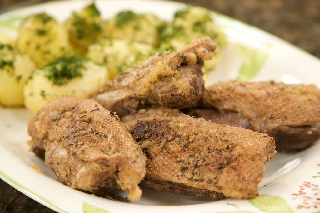 Gęsie piersi z pomarańczami - przepis Ewy Wachowicz