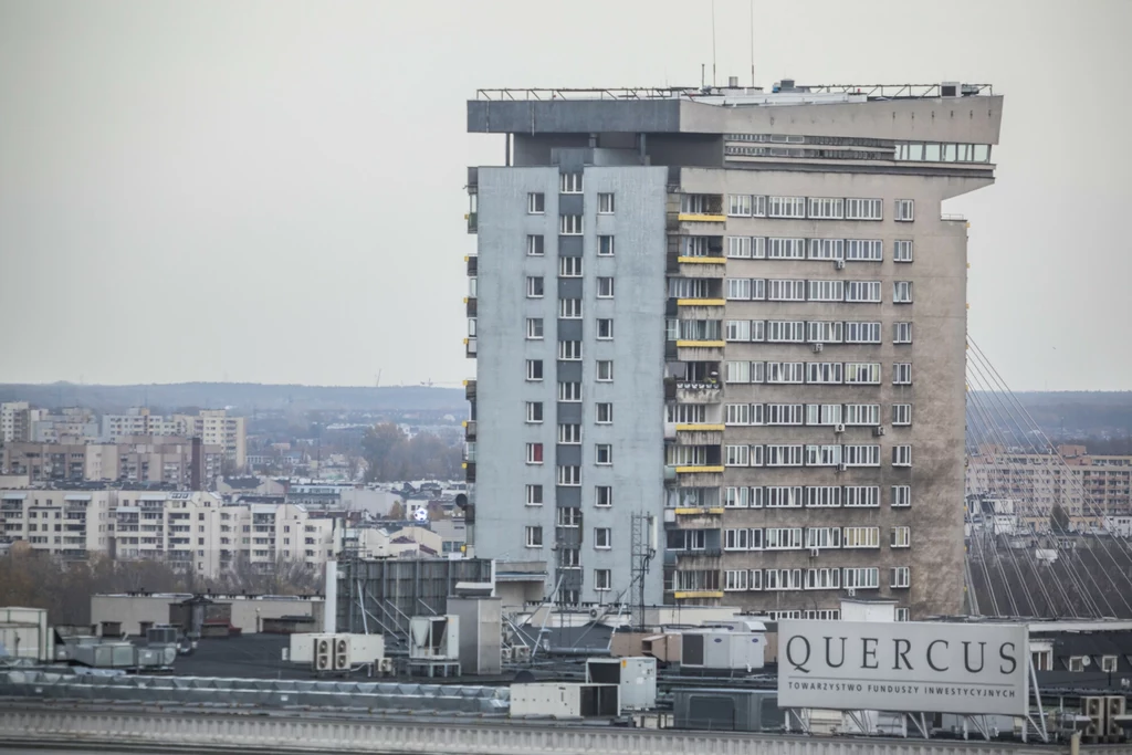 Budynek przy Smolnej 8 w Warszawie ma 66 metrów wysokości i posiada 140 lokali mieszkaniowych