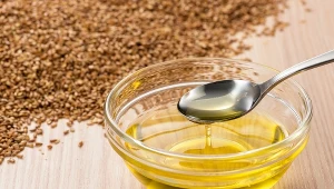 Płucz codziennie usta tym olejem. Znikną bakterie i stany zapalne, spadnie ciśnienie