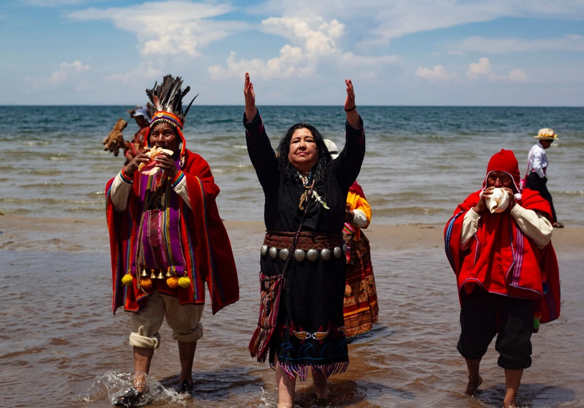 Mieszkańcy miejscowości Perka w Peru poprosili szamankę o pomoc, by wybłagać deszcz Mieszkańcy miejscowości Perka w Peru poprosili szamankę o pomoc, by wybłagać deszcz