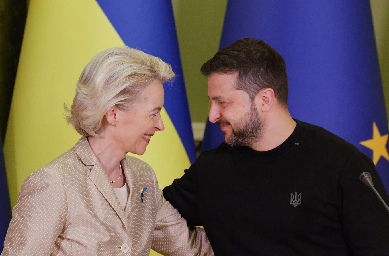 Ursula von der Leyen i Wołodymyr Zełenski