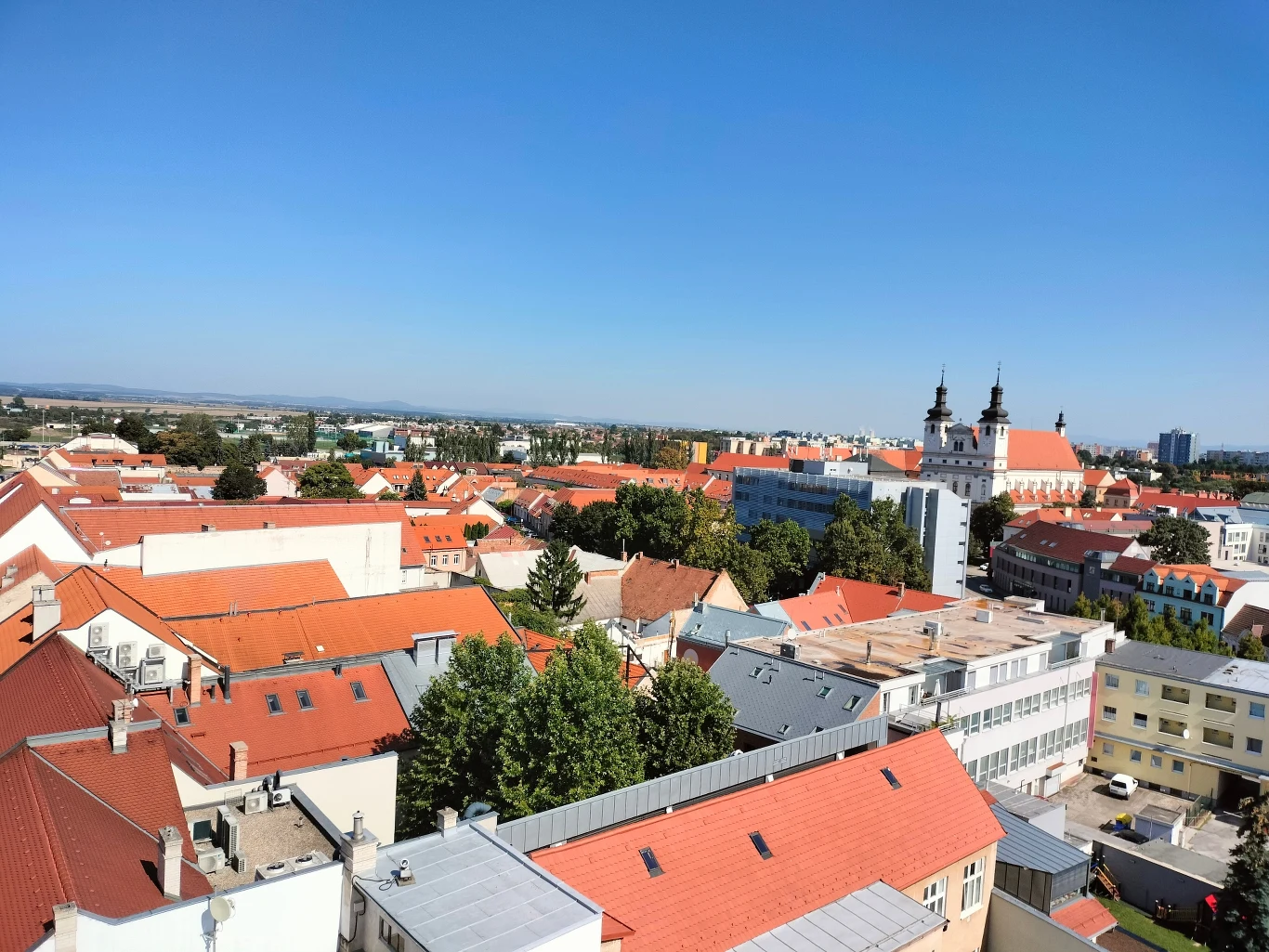 Widok z wieży miejskiej w Trnawie Widok z wieży miejskiej w Trnawie