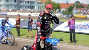 Dyrektor jeszcze o tym nie wie. Oni rozsadzą klub od środka? [FELIETON]