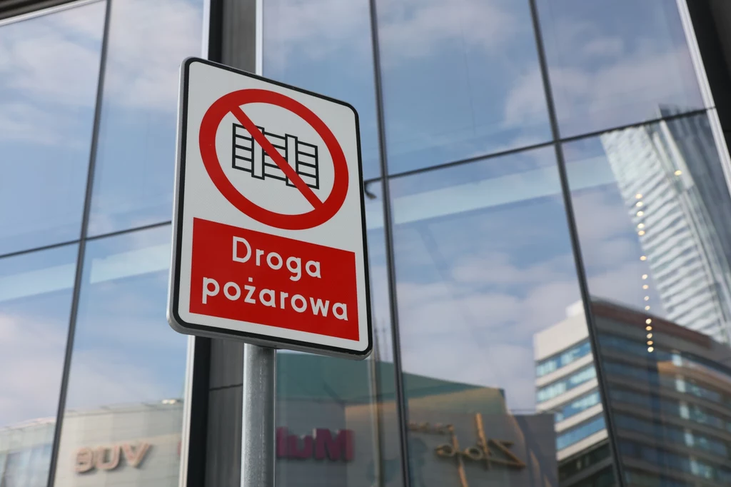 Znaku "droga pożarowa" nie ma w rozporządzeniu MSWiA w sprawie znaków i sygnałów drogowych