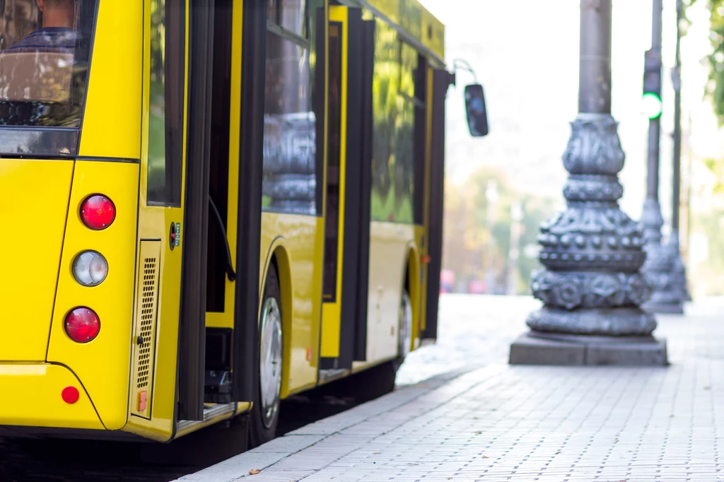 Nie ma to jak ogrzać się czekając na autobus. Krakowianie mają taką możliwość.