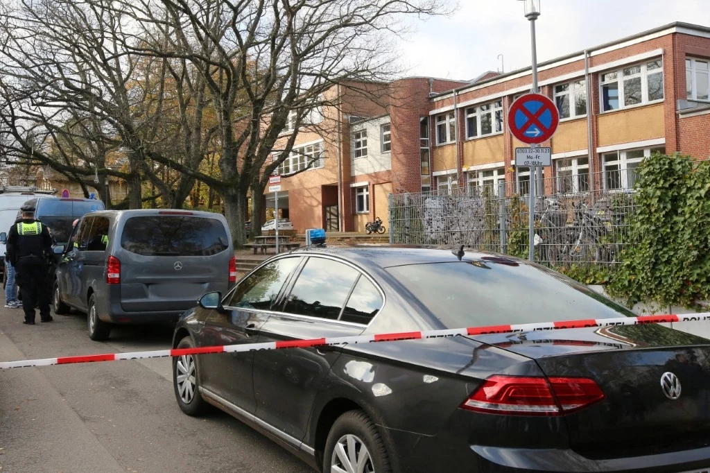Hamburg. Uzbrojeni napastnicy weszli do szkoły Hamburg. Uzbrojeni napastnicy weszli do szkoły