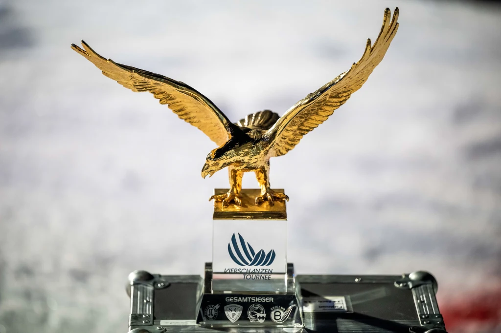 Złoty Orzeł. Nagroda za zwycięstwo w Turnieju Czterech Skoczni Złoty Orzeł. Nagroda za zwycięstwo w Turnieju Czterech Skoczni