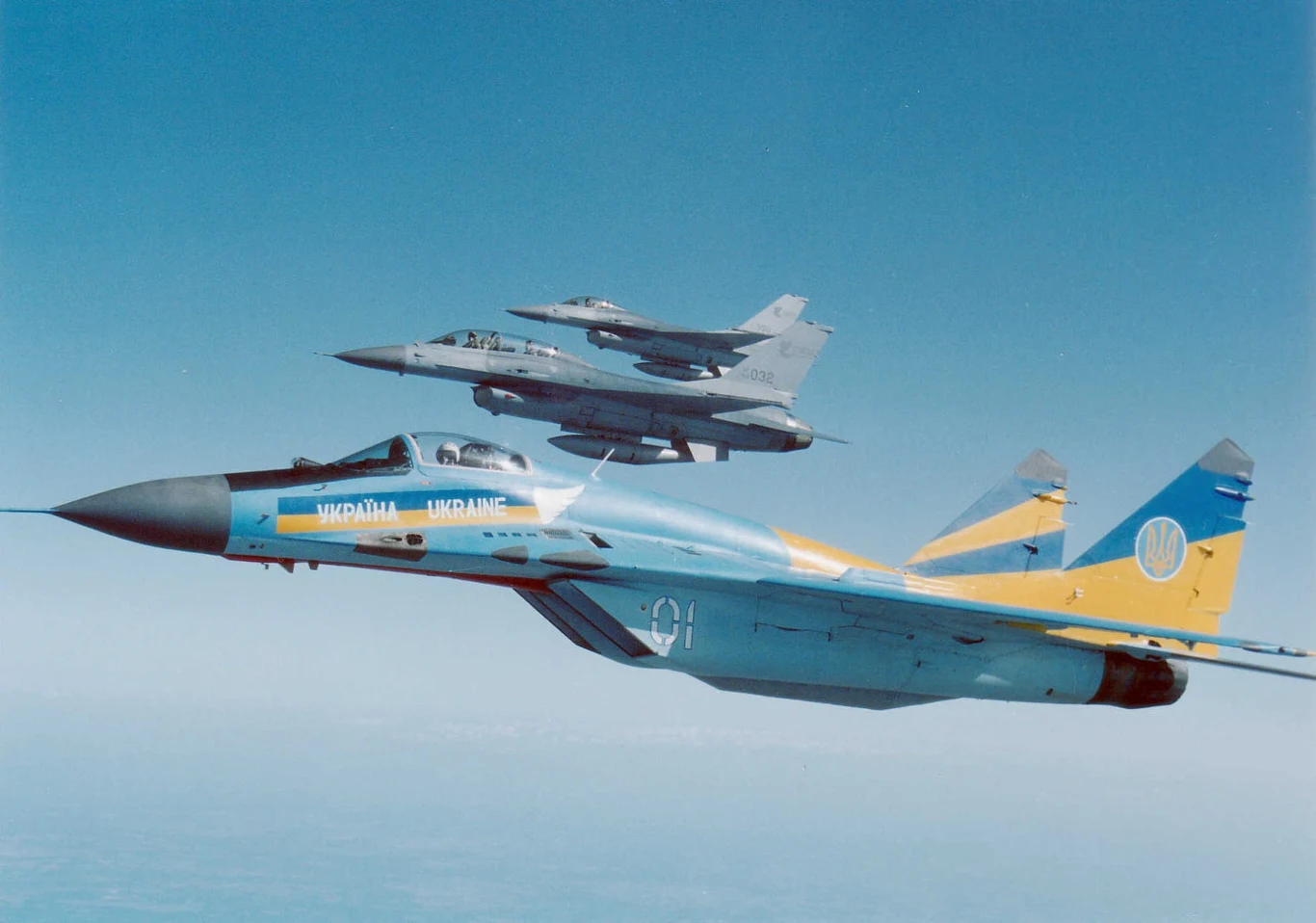 Mig-29 do dziś stanowi wyposażenie sił powietrznych wielu państw jak Polska, Rumunia, Ukraina, Rosja czy Kazachstan. Państwa często same prowadziły ich własne modernizacje. W Polsce w latach 2004-2005 część samolotów została ulepszona, aby odpowiadać standardom NATO. Wyposażono je w m.in. m.in. nowe systemy nawigacji, odbiorniki GPS, czy urządzenia identyfikacji swój obcy. Obecnie podczas wojny Ukraińcy przystosowali niektóre samoloty Mig-29 do przenoszenia pocisków do niszczenia radarów AGM-88 HARM, przekazanych przez USA Mig-29 do dziś stanowi wyposażenie sił powietrznych wielu państw jak Polska, Rumunia, Ukraina, Rosja czy Kazachstan. Państwa często same prowadziły ich własne modernizacje. W Polsce w latach 2004-2005 część samolotów została ulepszona, aby odpowiadać standardom NATO. Wyposażono je w m.in. m.in. nowe systemy nawigacji, odbiorniki GPS, czy urządzenia identyfikacji swój obcy. Obecnie podczas wojny Ukraińcy przystosowali niektóre samoloty Mig-29 do przenoszenia pocisków do niszczenia radarów AGM-88 HARM, przekazanych przez USA