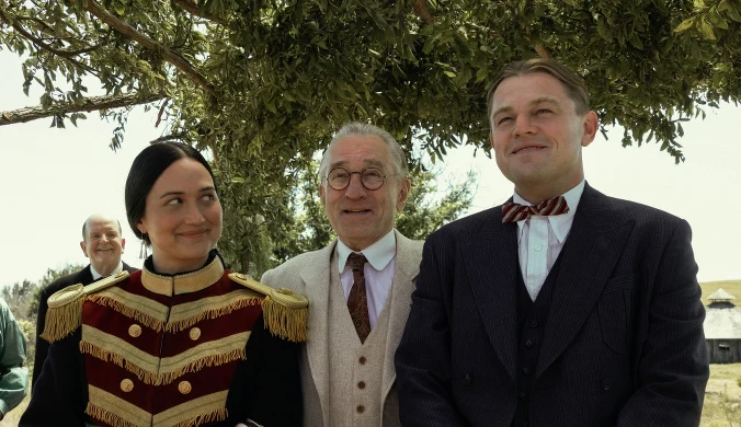 Lilly Gladstone, Leonardo DiCaprio i Robert De Niro w filmie "Czas krwawego księżyca"