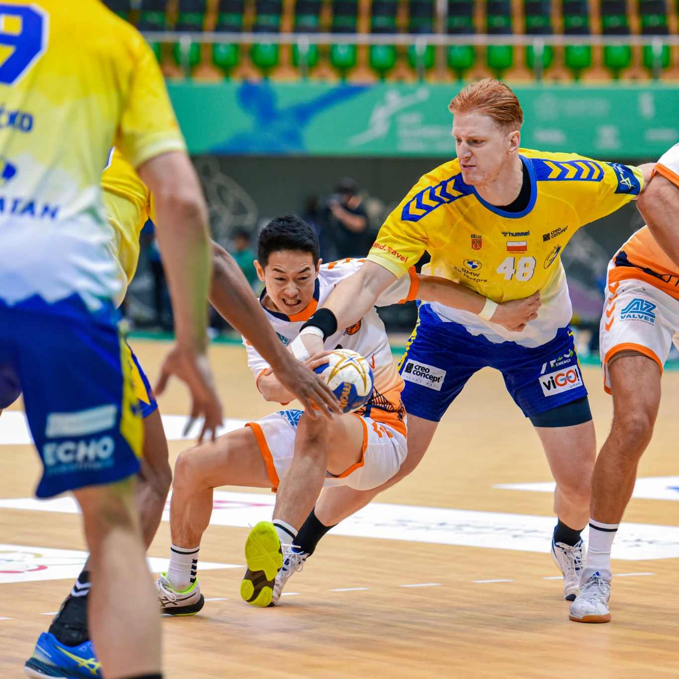 Mikio Tada kontra wyższy o kilkadziesiąt centymetrów Tomasz Gębala