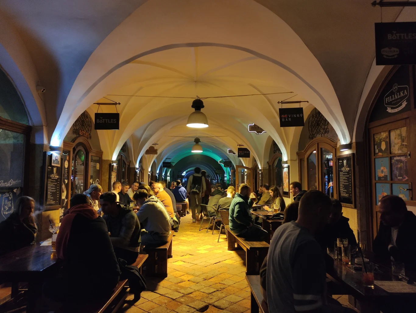 Ukryty w bramie pasaż to miejsce spotkań mieszkańców miasta Ukryty w bramie pasaż to miejsce spotkań mieszkańców miasta