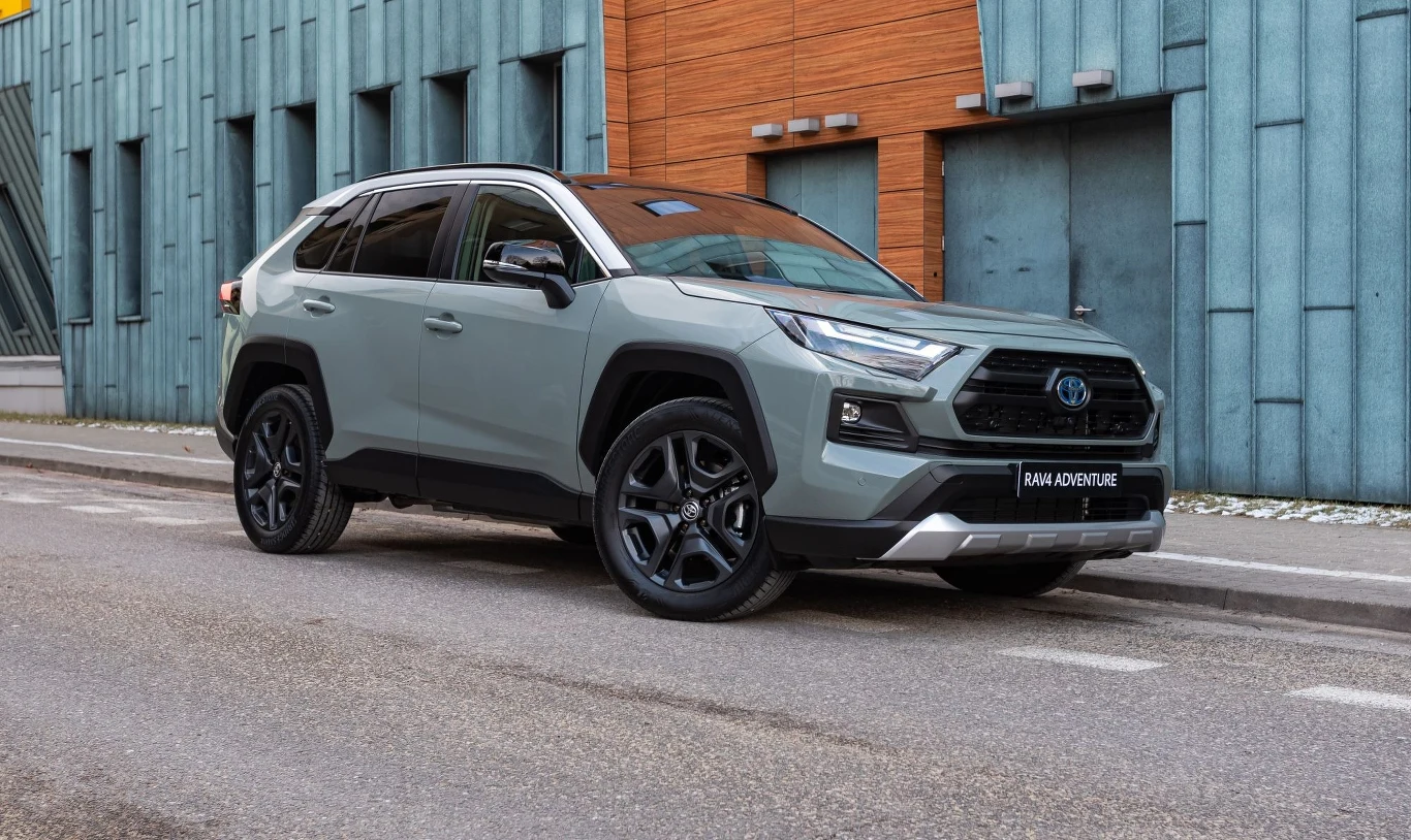 Zaoszczędzić można również decydując się na Toyotę RAV4.