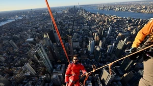 Jared Leto (30 Seconds to Mars) podczas wspinaczki po Empire State Building w Nowym Jorku