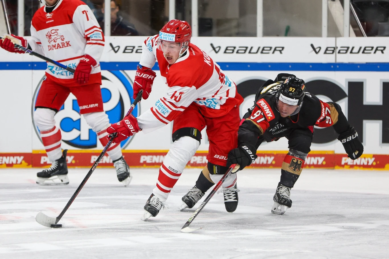 Kadr z meczu Niemcy - Dania