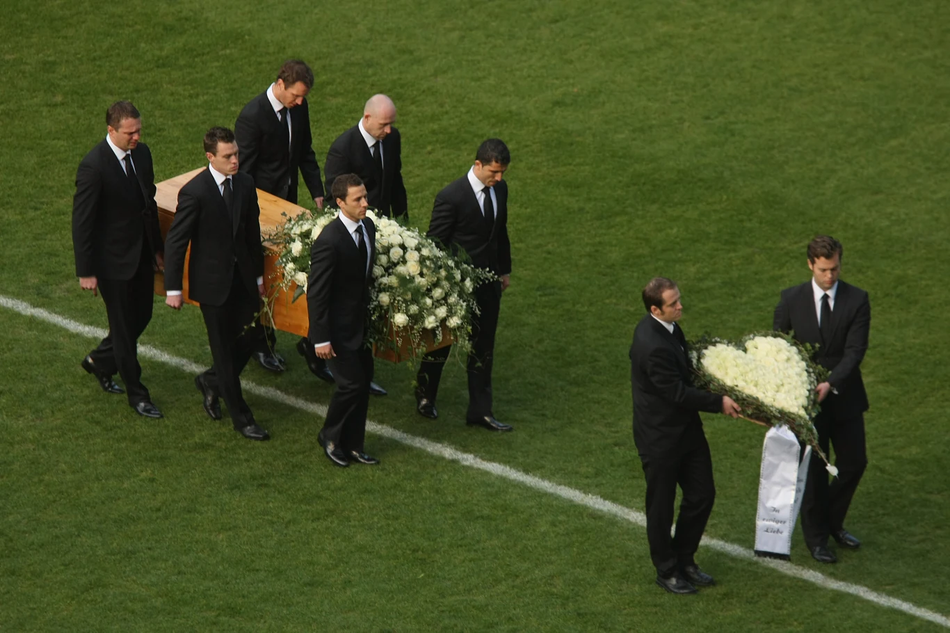 Poruszające pożegnanie Roberta Enkego na stadionie