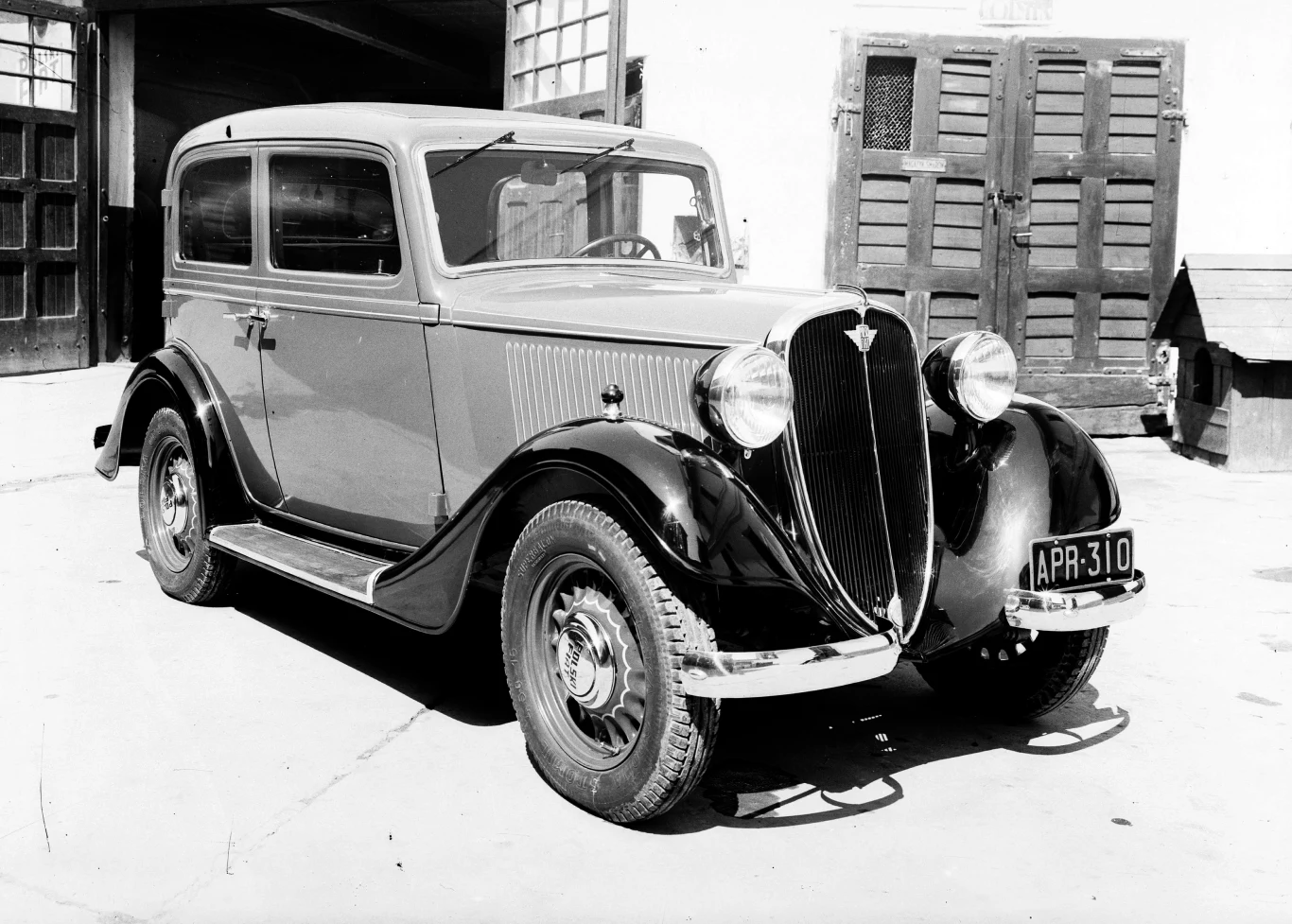 Polski Fiat 508 w Krakowie - kwiecień 1937 / fot. Narodowe Archiwum Cyfrowe