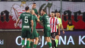 Szalony mecz w Krakowie. Lider kończył z dwoma czerwonymi kartkami