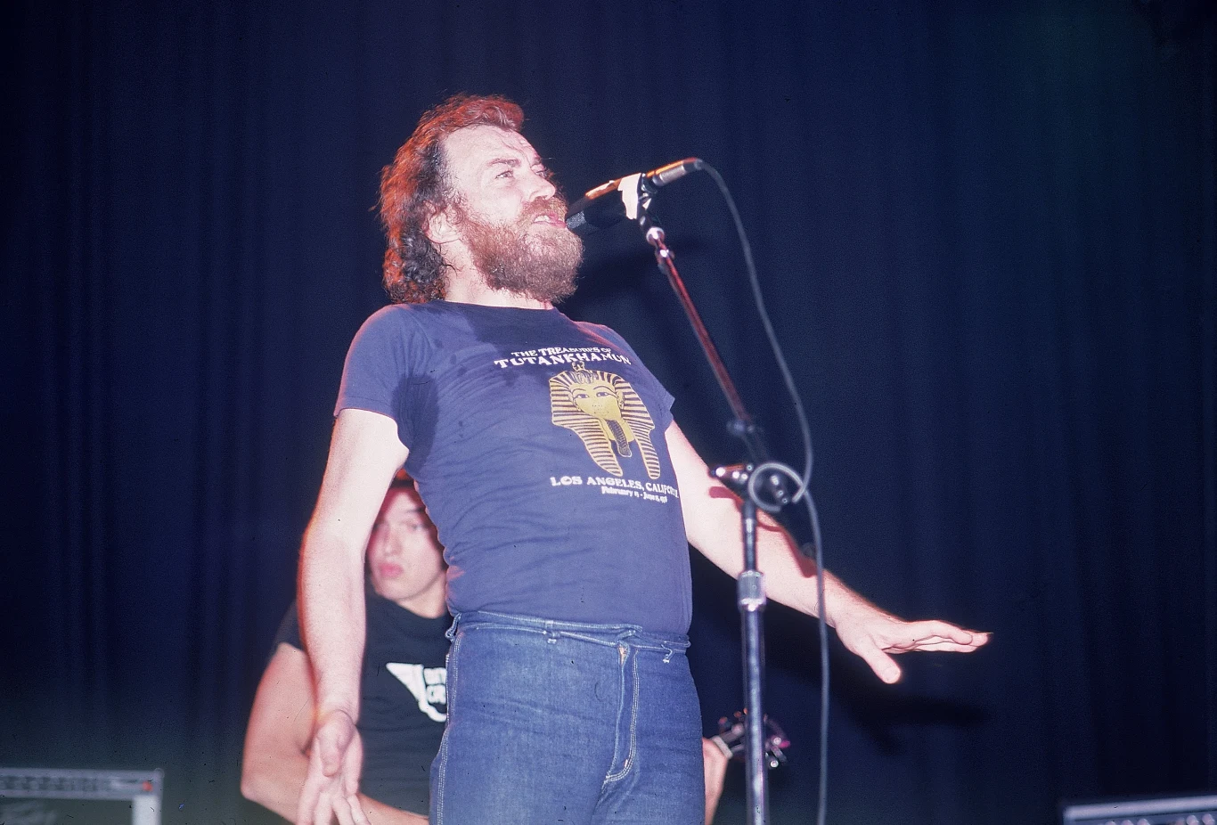 Joe Cocker zasłynął swoim niezwykle szorstkim, a zarazem głębokim głosem Joe Cocker zasłynął swoim niezwykle szorstkim, a zarazem głębokim głosem