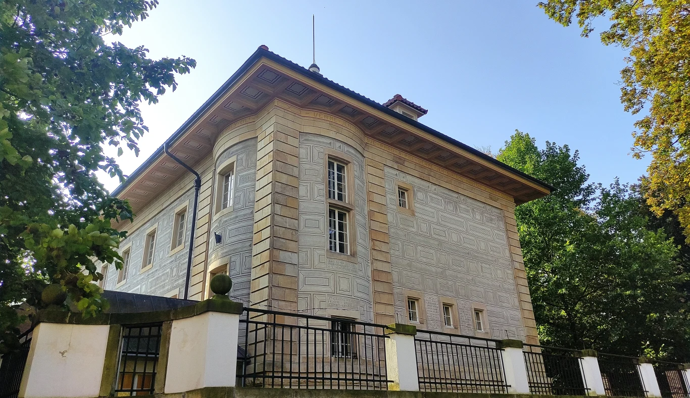 Na domy w dzielnicy willowej mogą pozwolić sobie tylko najbogatsi Na domy w dzielnicy willowej mogą pozwolić sobie tylko najbogatsi