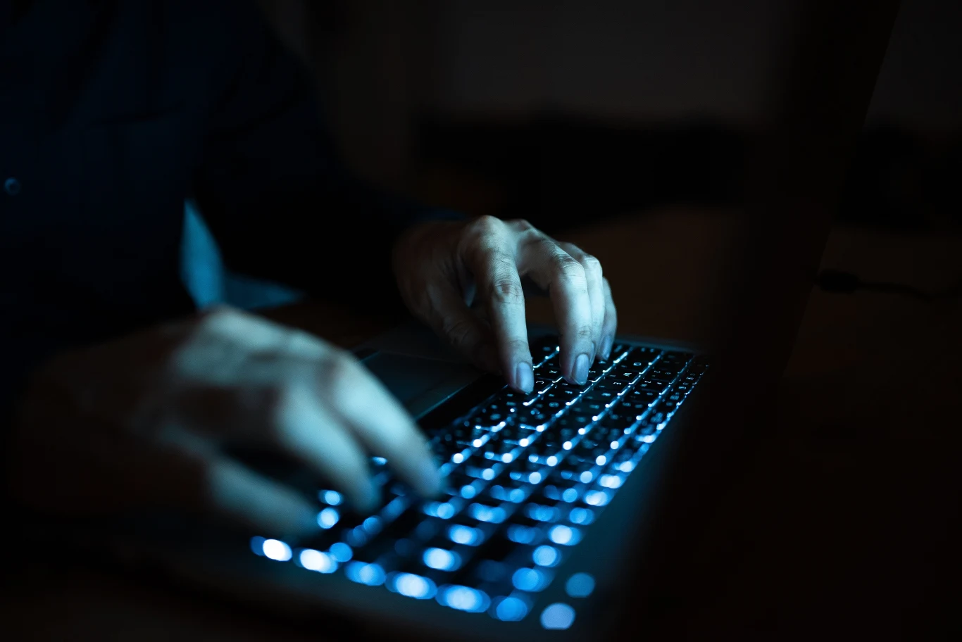 Cyberprzestępcy wykorzystują ludzką naiwność