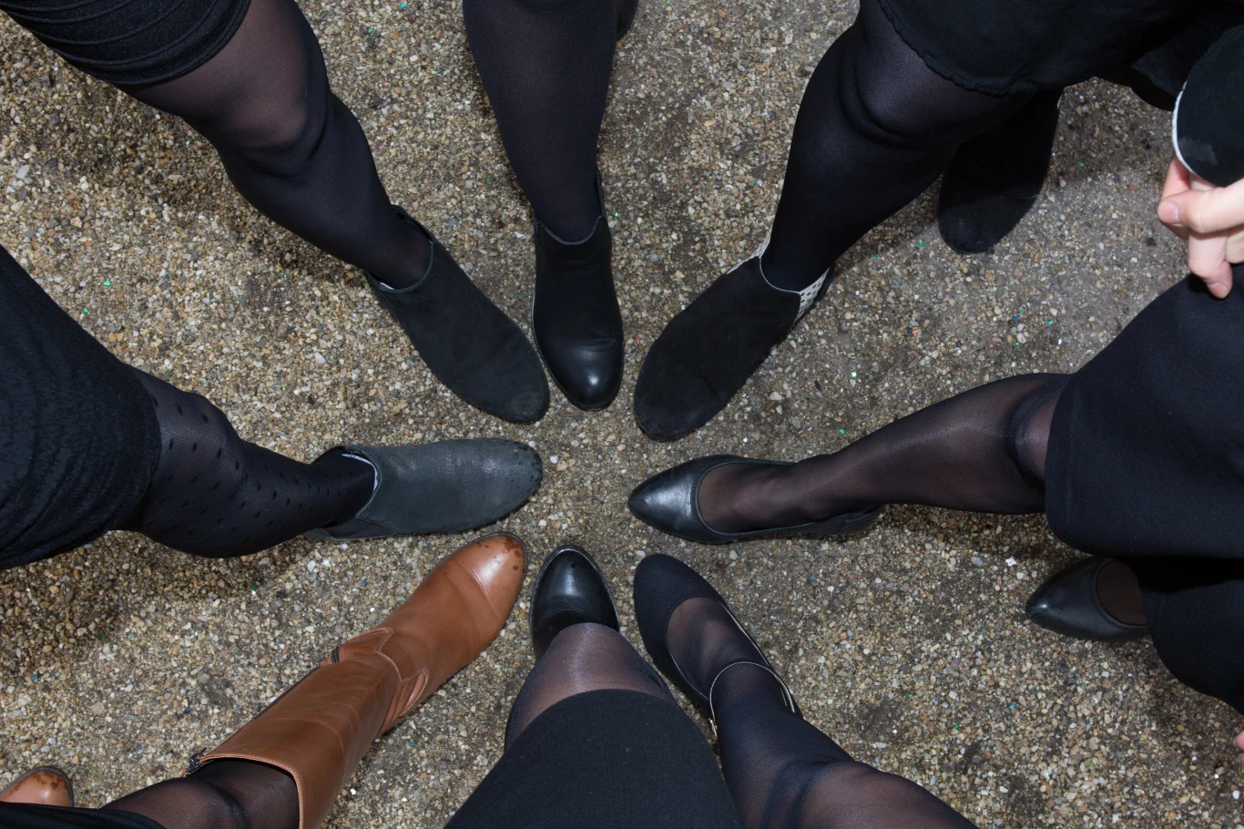 Kolor rajstop najlepiej dopasować do butów