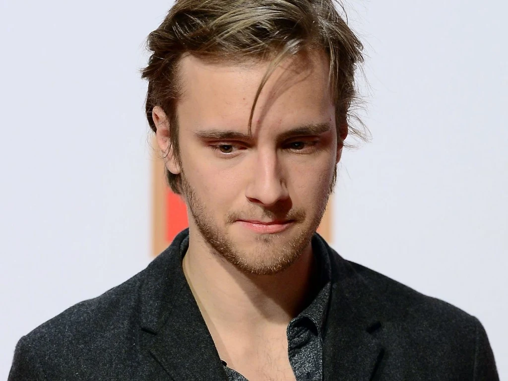 Maciej Musiał pokazał mieszkanie. To on był wcześniejszym właścicielem Maciej Musiał pokazał mieszkanie. To on był wcześniejszym właścicielem