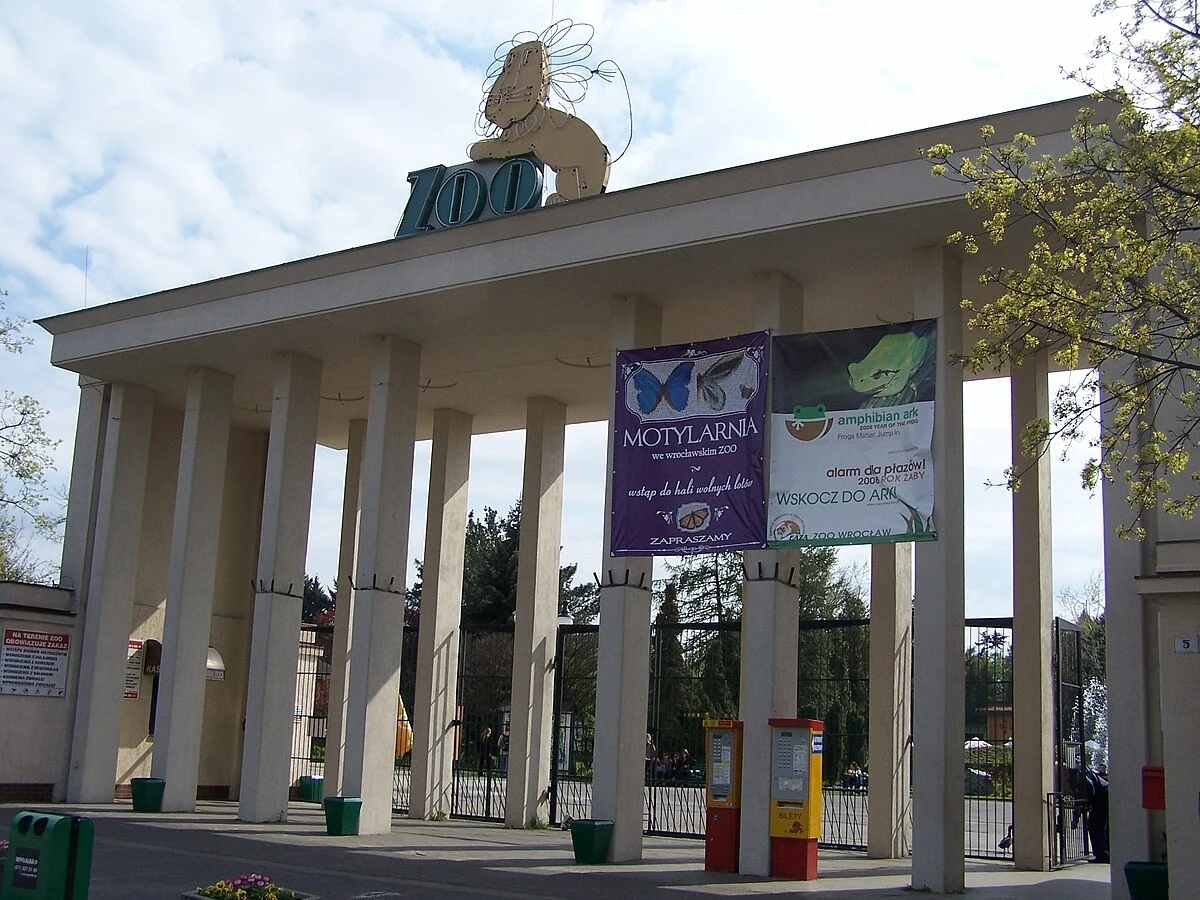 Wejście do zoo we Wrocławiu