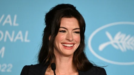 Anne Hathaway