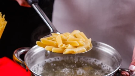 Jak gotować makaron? Z pewnością unikaj tych błędów. 