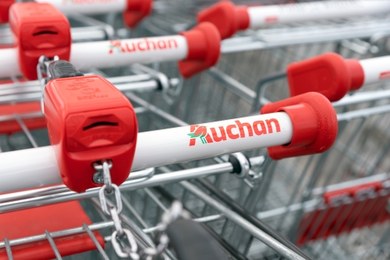 Piotr i Paweł wygryziony przez Auchan?