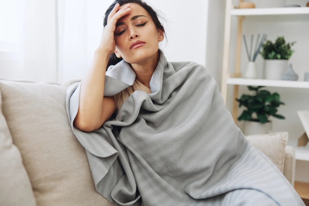 Uczucie zimna i dreszcze mogą być objawem anemii czy niedoczynności tarczycy